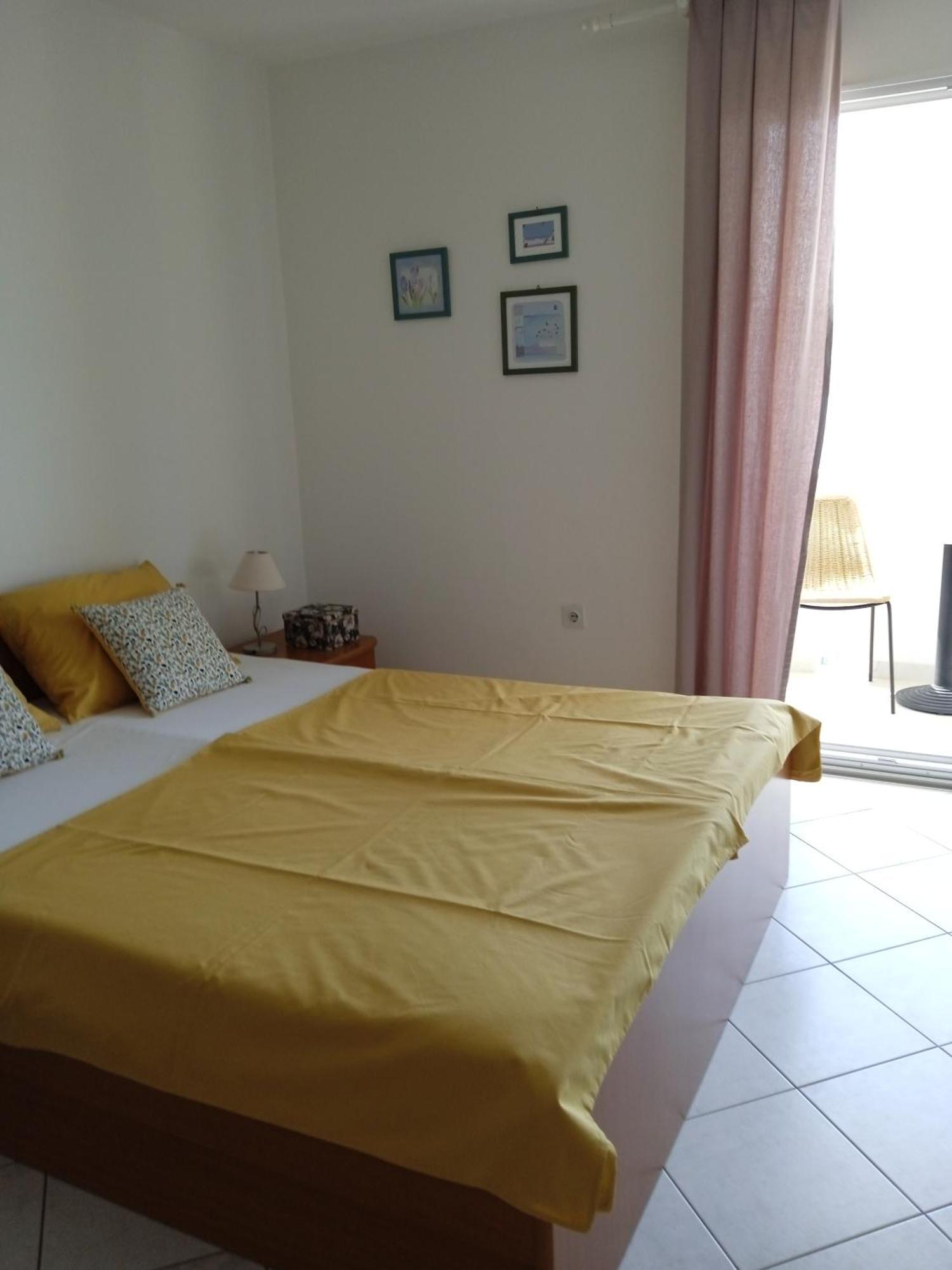 Apartmani More โกมาร์นา ภายนอก รูปภาพ