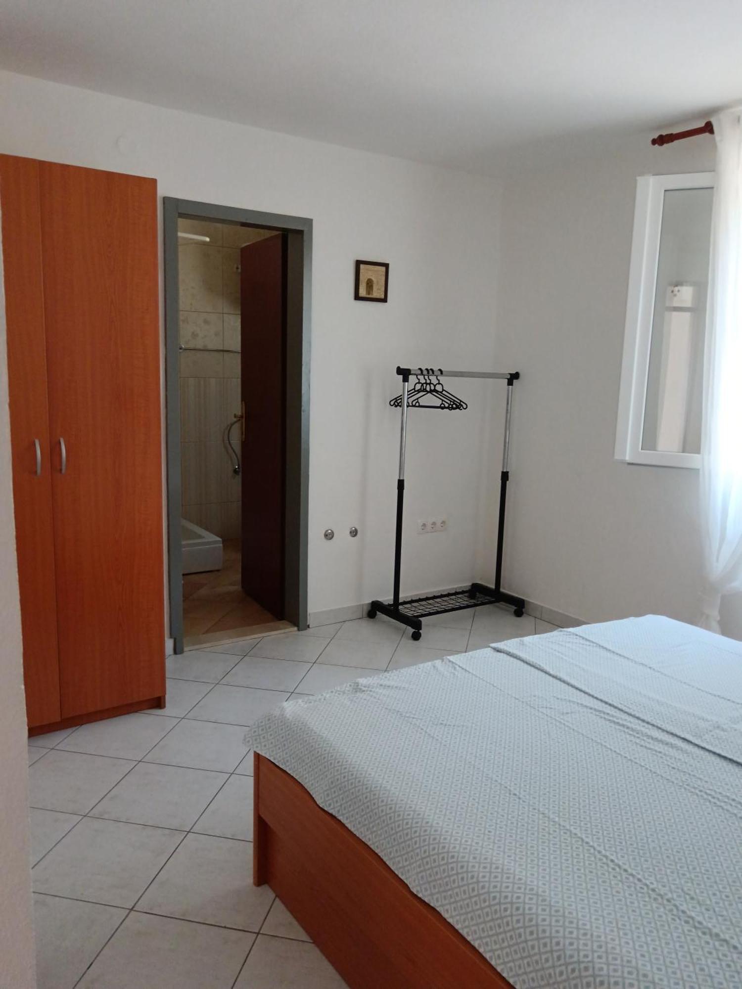 Apartmani More โกมาร์นา ภายนอก รูปภาพ