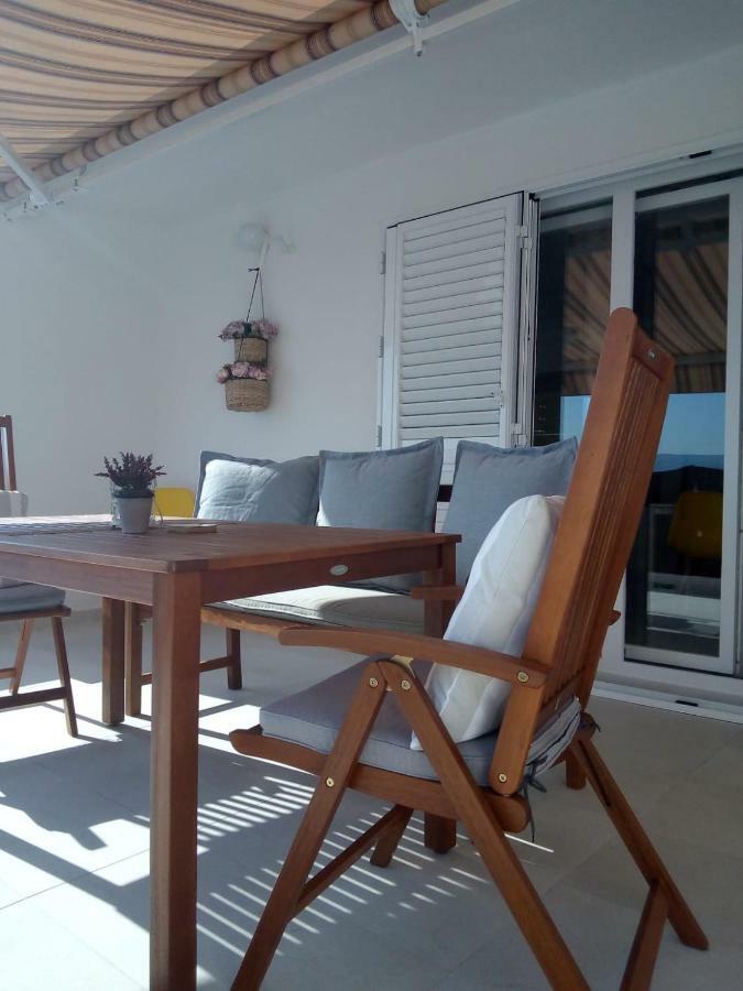 Apartmani More โกมาร์นา ภายนอก รูปภาพ